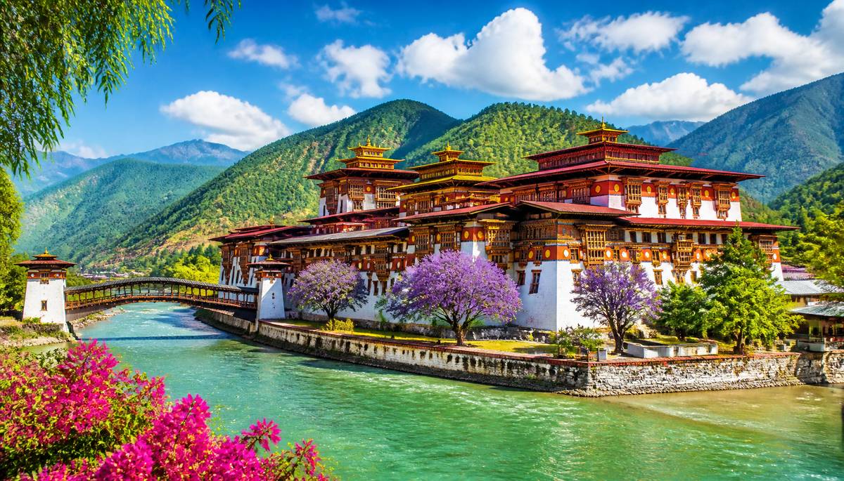 Bhutans Punakha Dzong: Fortress of Happiness by the River