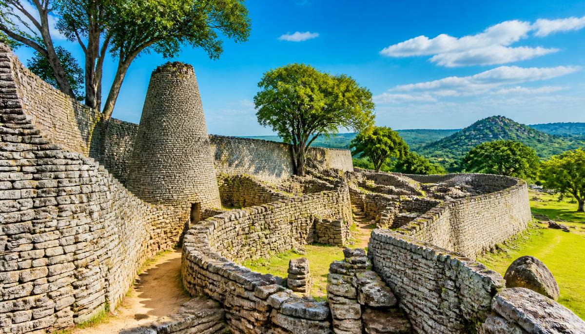 Exploring the Ruins of Great Zimbabwe: A Guide to the Ancient City
