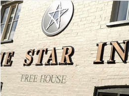 https://www.thestarinn1744.co.uk/ website